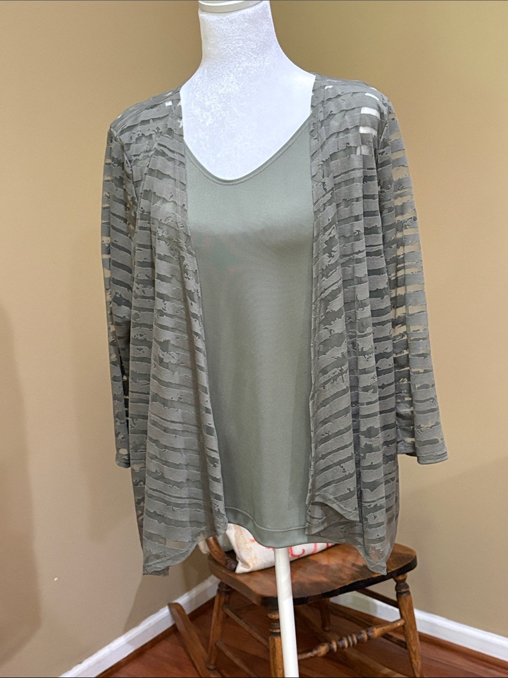 Chico's Easywear Sage 2 piece Green Top set  - Large Size 2